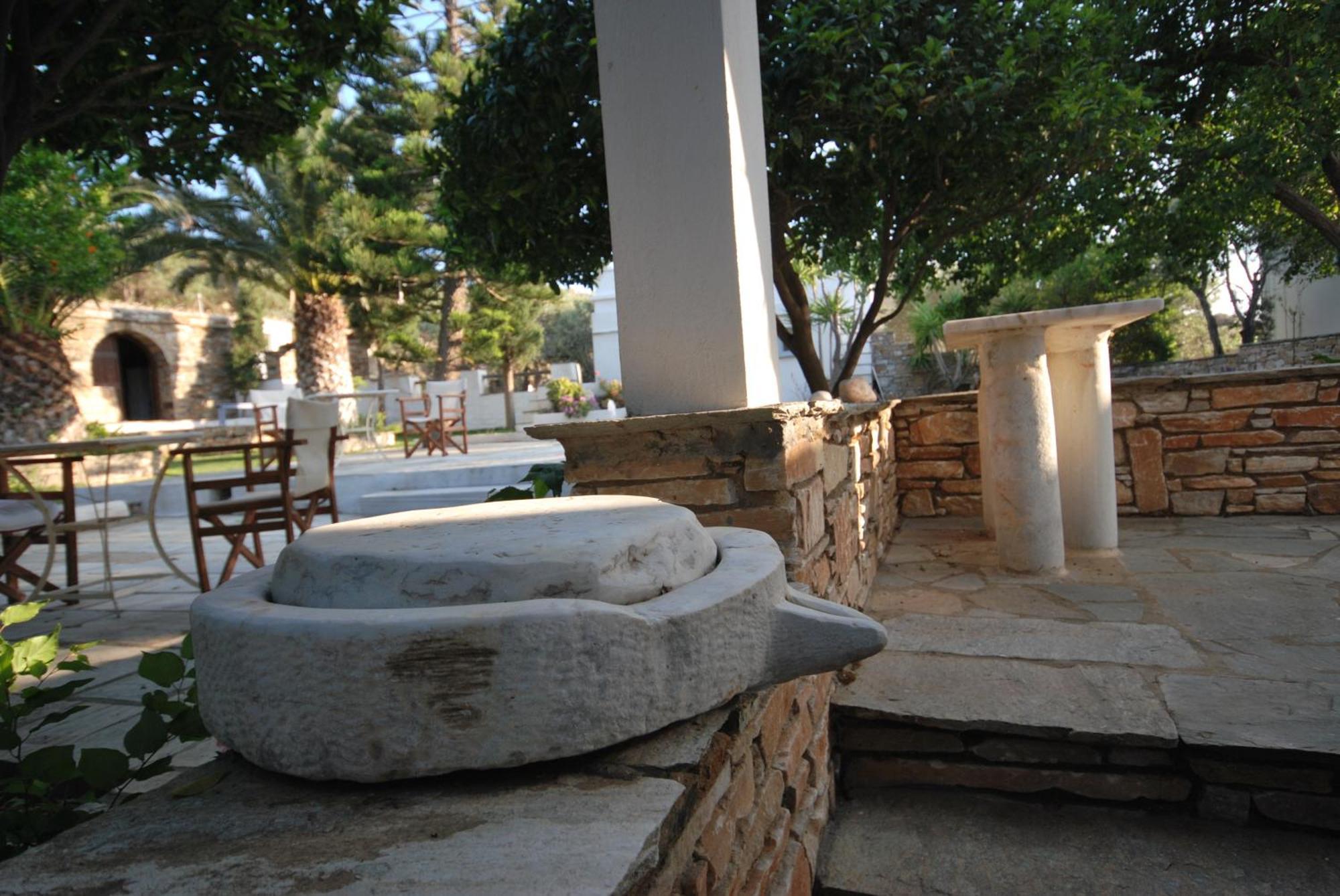 Romano Garden House - Land Tales Agios Romanos Exteriör bild